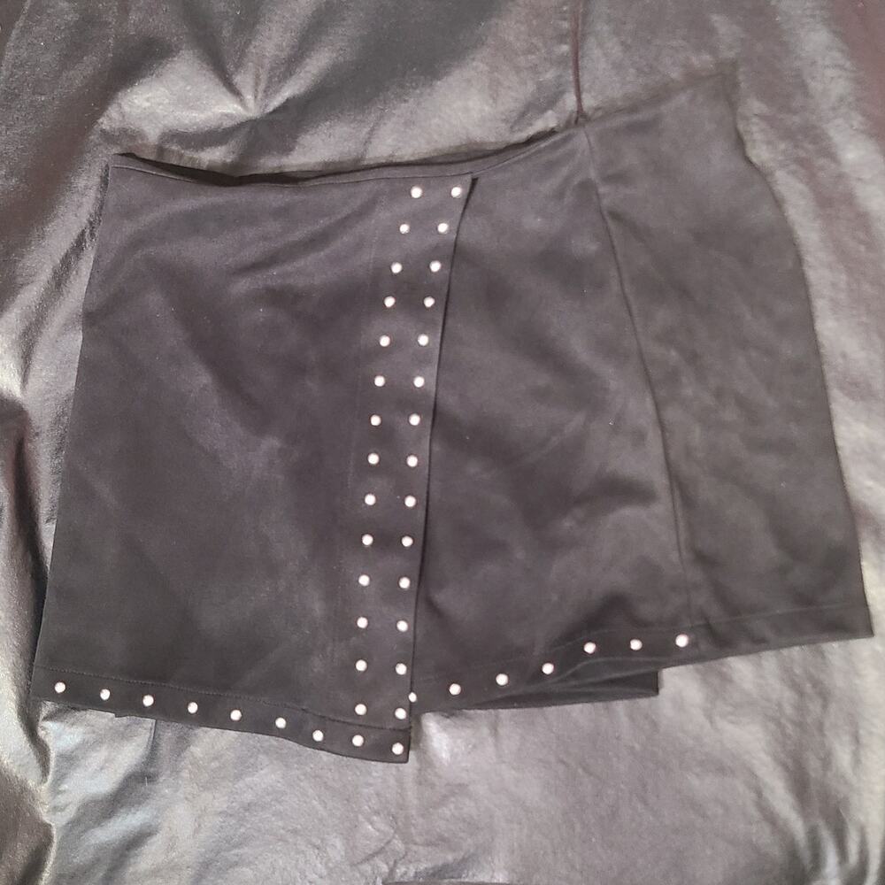 Black ibis Faux Suede Studded Skorts size XL